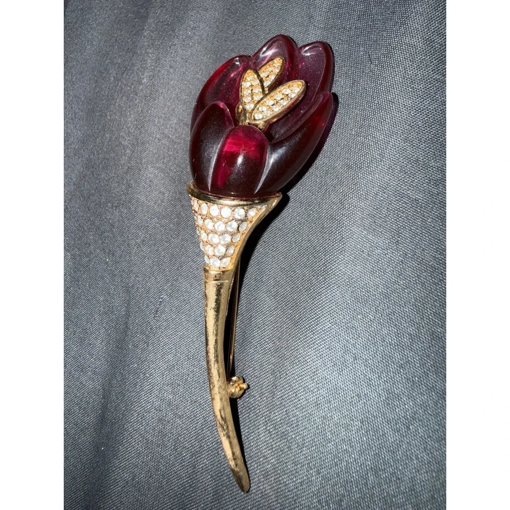 Vintage gold tone Brooch flower Nolan Miller rhinestones